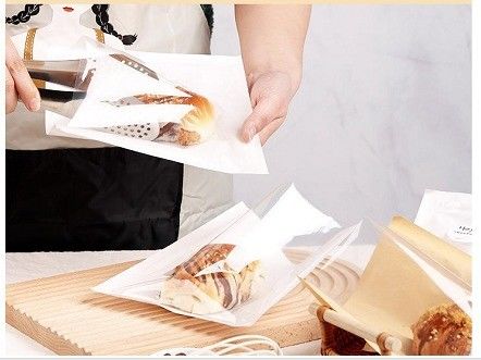 2023 Llegada Bolsa de papel desechable para comida con mango de longitud de mano y a prueba de aceite