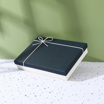 Pedido personalizado aceptado tapa de lujo y caja base para camiseta ropa embalaje regalo