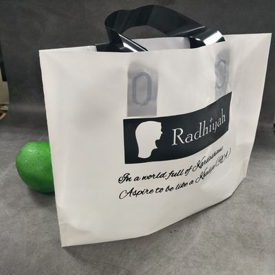 Productos de tendencia Logotipo personalizado Impresión bolsa de compras de plástico PE con logotipo