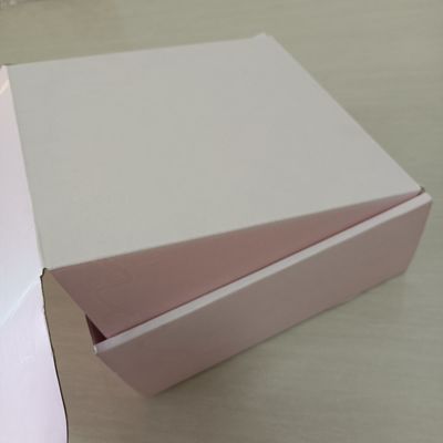 Cajas de papel corrugado impresas a medida certificadas ISO9001 para sus requisitos específicos